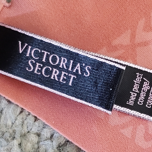 32D Victoria's Secret Lined Perfect Cover Seamless Bra in Canyon Rose - Picture 6 of 7